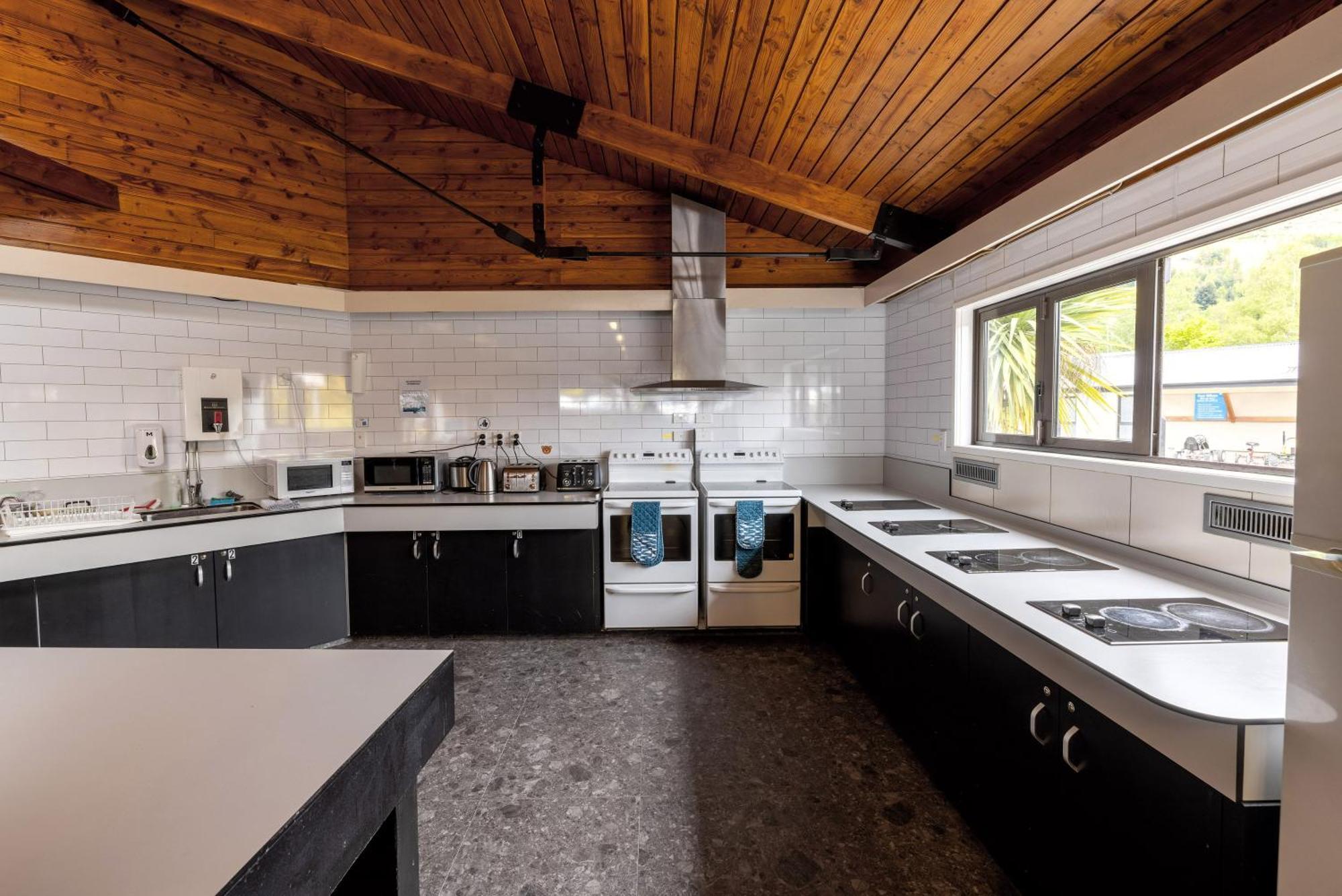 Queenstown Top 10 Holiday Park Екстер'єр фото