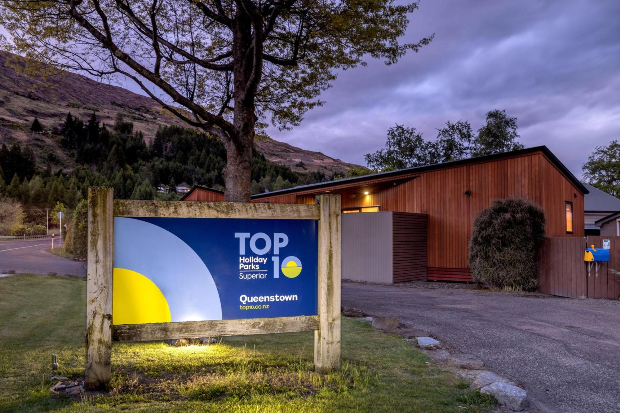 Queenstown Top 10 Holiday Park Екстер'єр фото