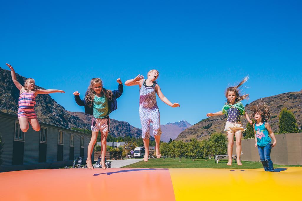 Queenstown Top 10 Holiday Park Екстер'єр фото
