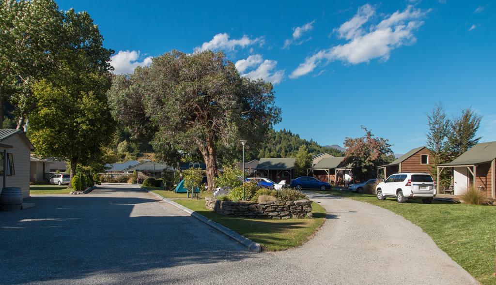 Queenstown Top 10 Holiday Park Екстер'єр фото
