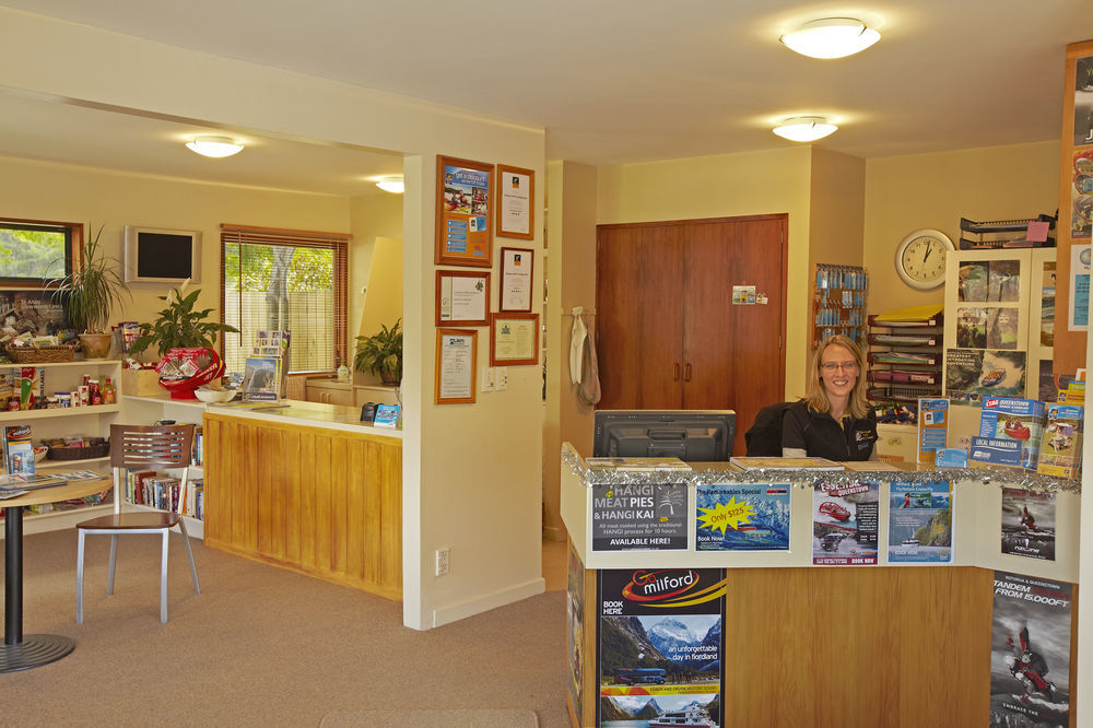 Queenstown Top 10 Holiday Park Екстер'єр фото