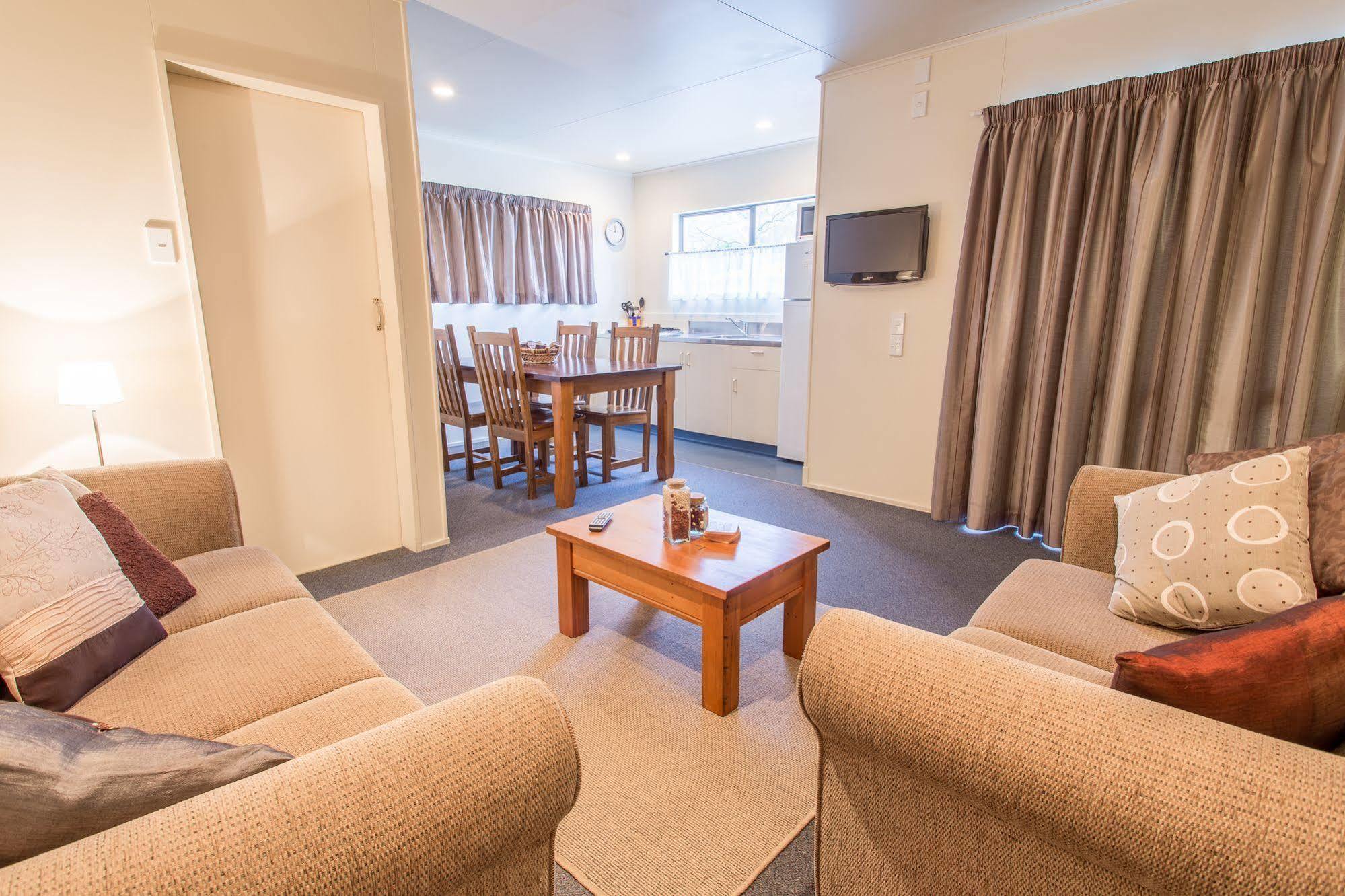 Queenstown Top 10 Holiday Park Екстер'єр фото