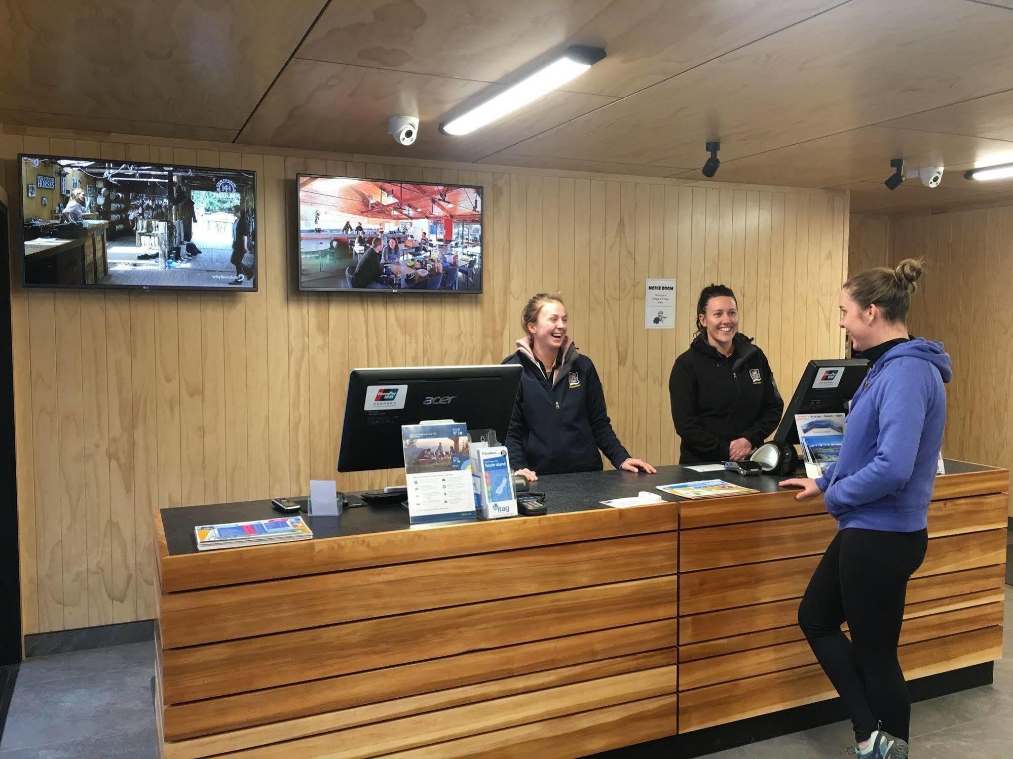 Queenstown Top 10 Holiday Park Екстер'єр фото
